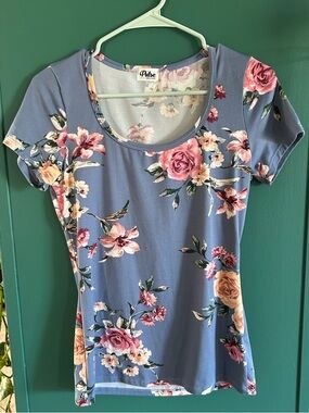 Pulse Floral Scoop Neck Tee - Dusty Blue with Pink and Cream Roses